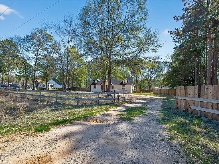 170 Walter Dr — Photo 6