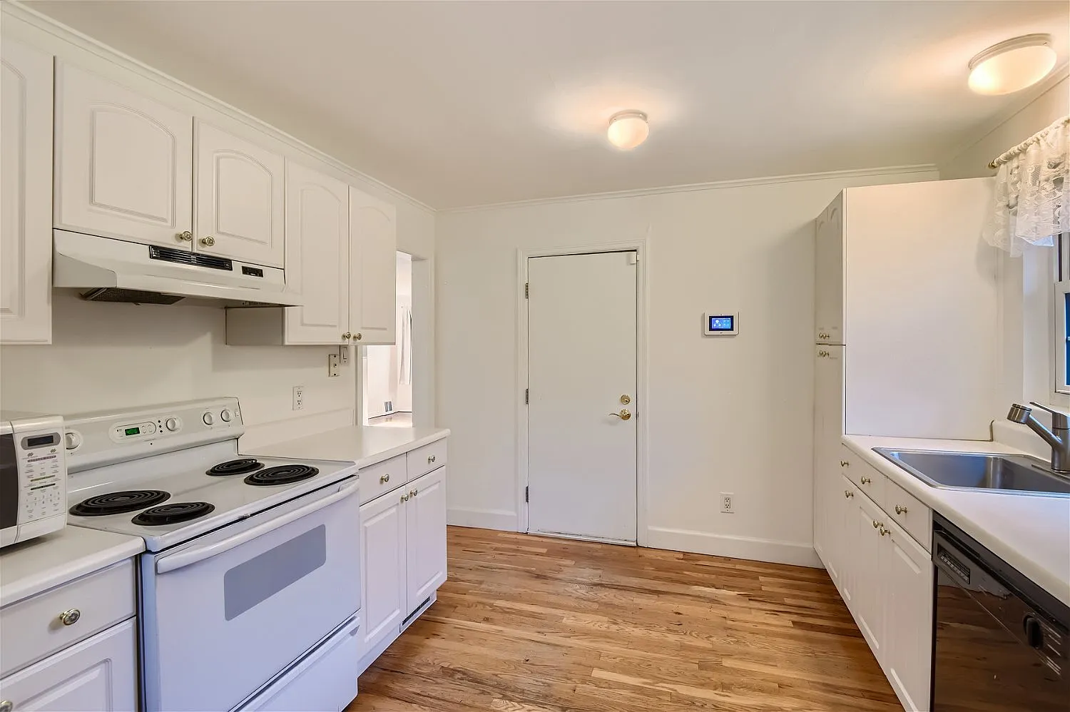 918 Hudson Street - 1 — Photo 3