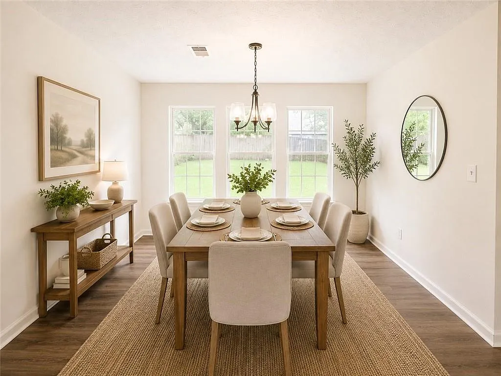 4 bed, 2.5 bath, 1947 sqft, $2,200 — Photo 3