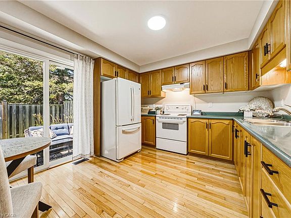 5th image of 20 Kitty Murray Ln #23
