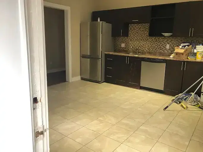 3 bed, 1.0 bath, 1600 sqft, $2,475 — Photo 2