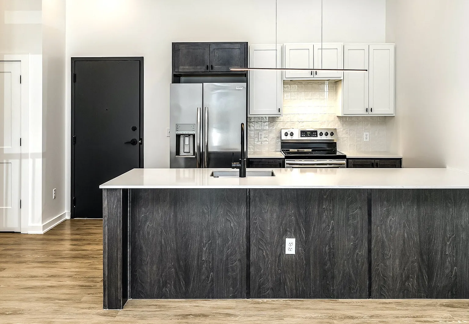 Dalmore Apartments — Photo 2