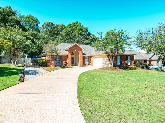 2nd image of 513 Pinetree Ln
