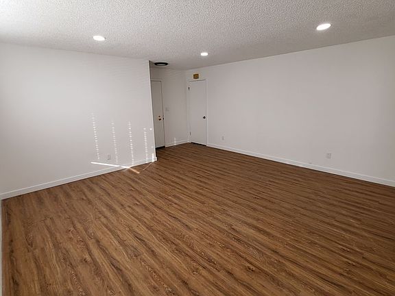 4th image of 2404 S Cabrillo Ave APT C