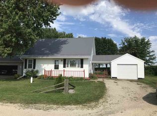 5618 N Palace Rd, Oelwein, IA 50662