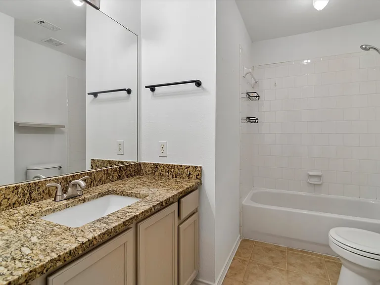 3300 Creekwood Dr — Photo 23