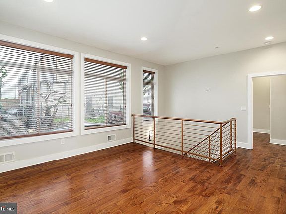 4th image of 1535-39 N Philip St #14