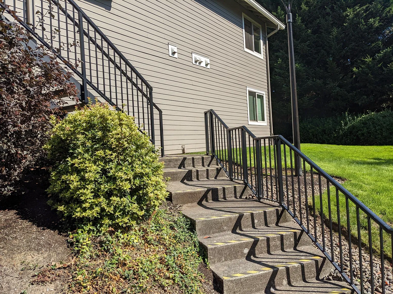 2 bed, 856 sqft, $1,899 — Photo 3