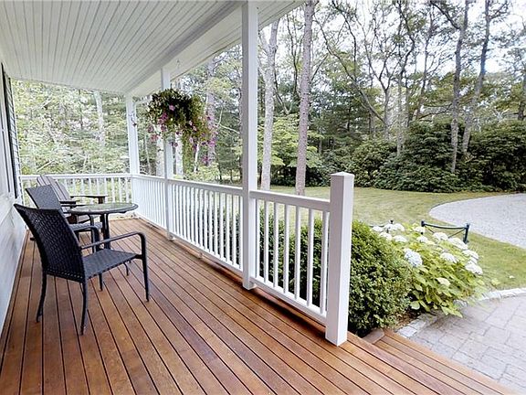 5th image of 251 Gravelly Hill Rd