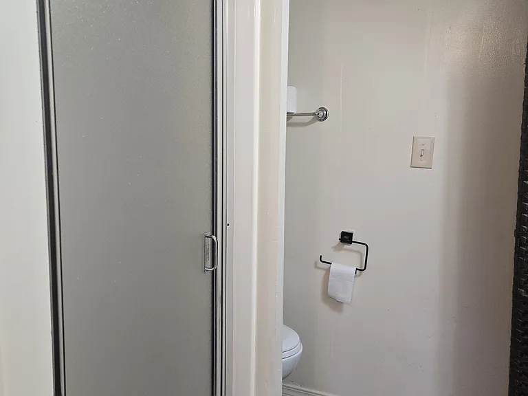 601 W Division St #C — Photo 8