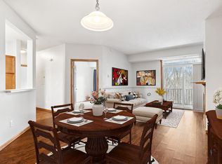 110696 Village Rd APT 303, Chaska, MN 55318