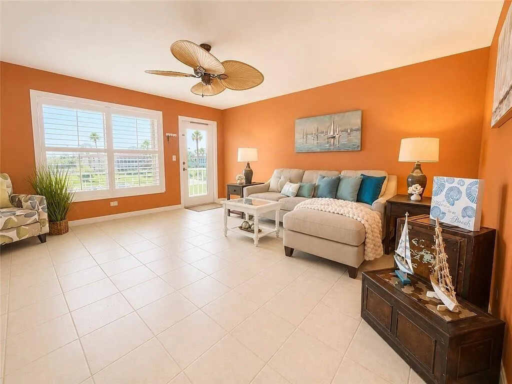 2 bed, 2.0 bath, 1189 sqft, $1,600 — Photo 3