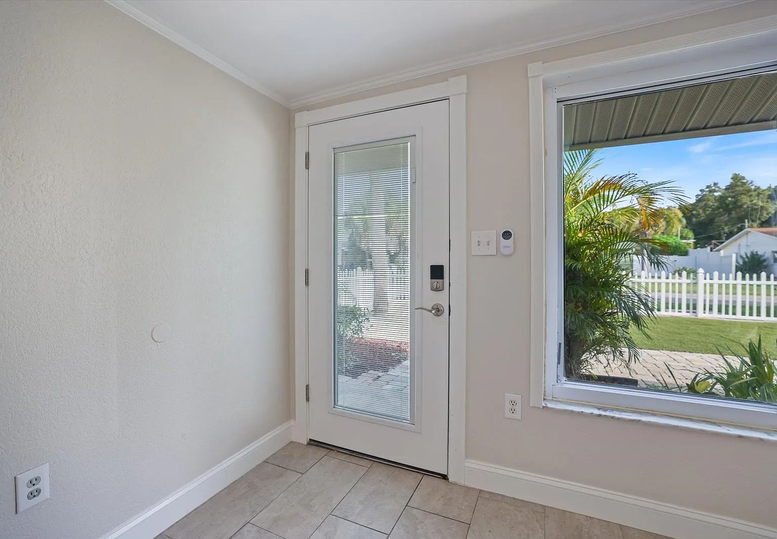 4 bed, 1231 sqft, $2,500 — Photo 3