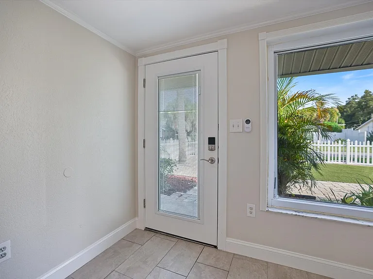 545 Bluebell Rd — Photo 3