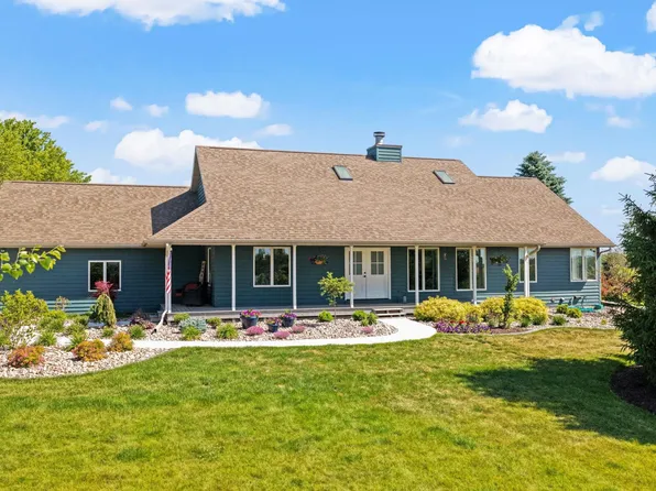 W5490 Timber Ln, New Glarus, WI 53574