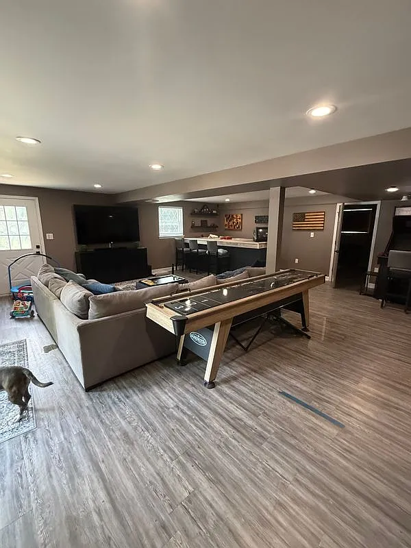 2 bed, 1.0 bath, 1750 sqft, $2,100 — Photo 2