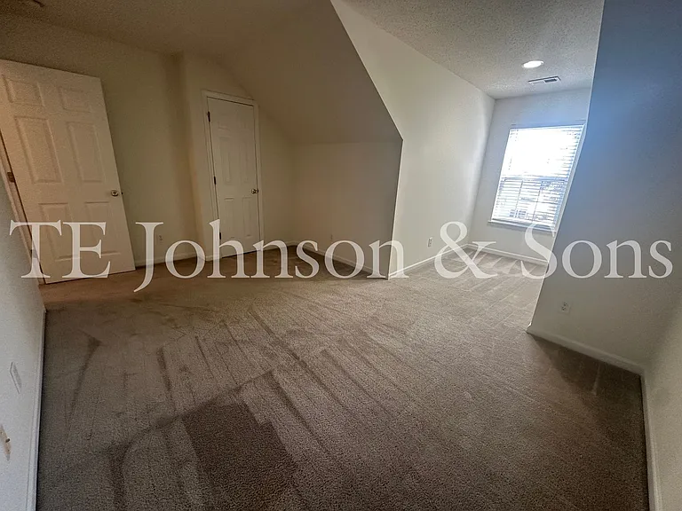 3351 Victoria Park Ln — Photo 16
