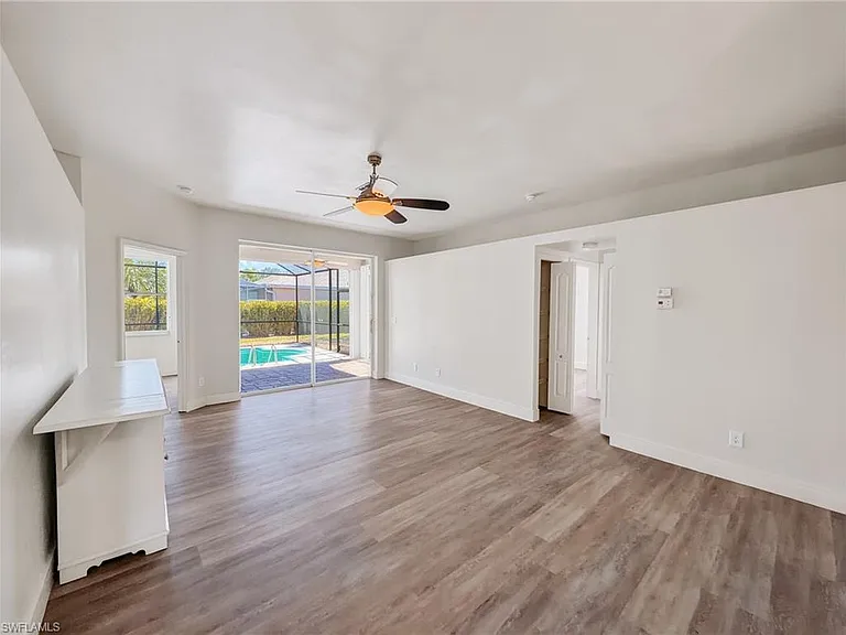 9750 Sassafras Ct — Photo 5