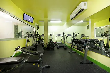 Rented by R New York