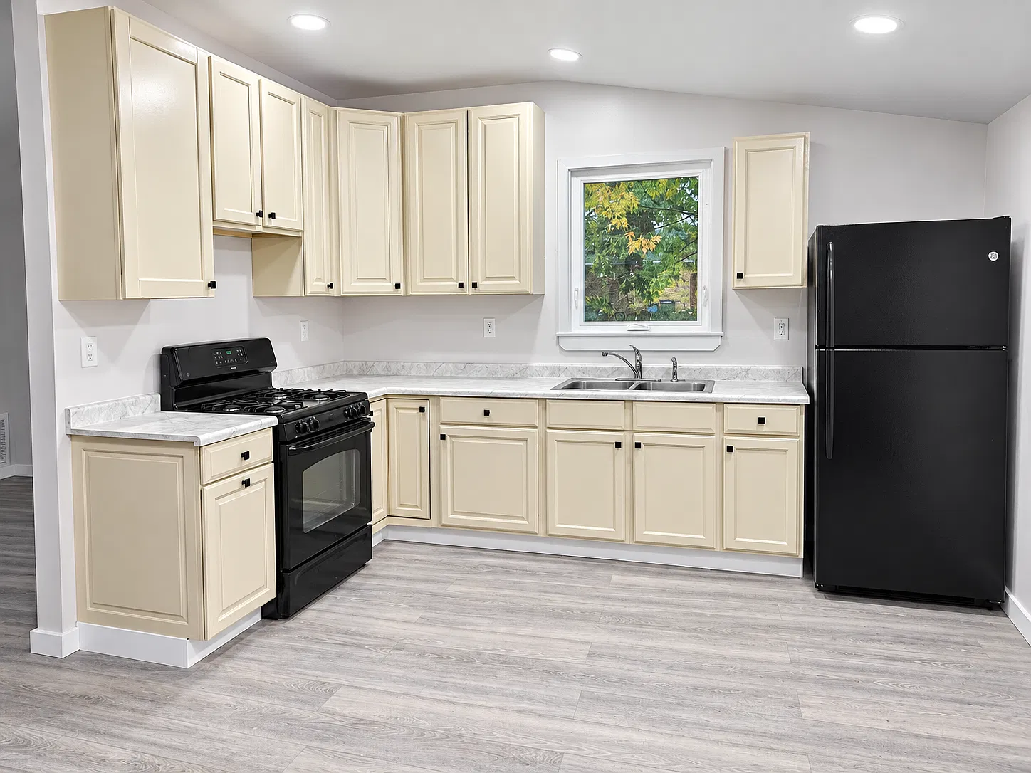 3 bed, 1108 sqft, $1,395 — Photo 4