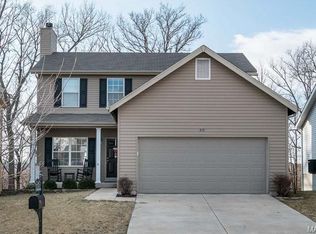 212 Spring Borough Dr, O'Fallon, MO 63368
