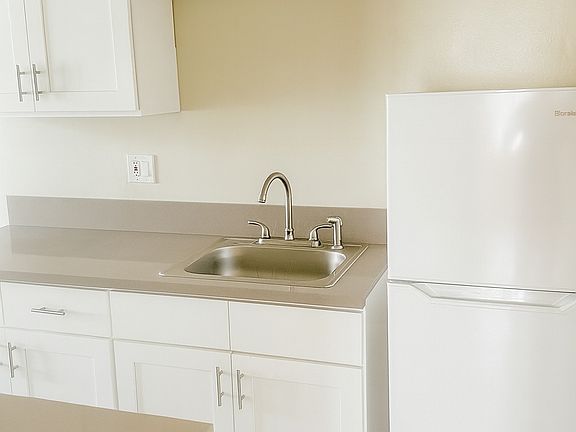 3rd image of 1153 N Vista St APT 7