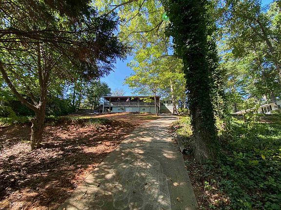 2nd image of 247-247 Lakeshore Dr #A
