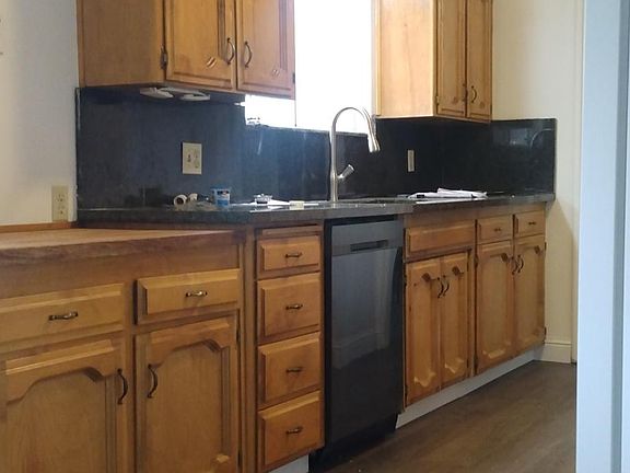 5th image of 1611 E Roberts Ave