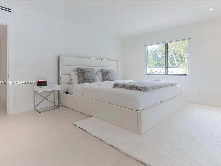 7300 SW 77th Ave — Photo 28