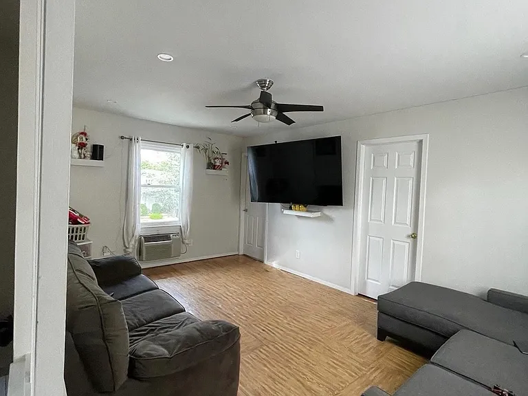 11 Ashwood Rd #1 — Photo 3