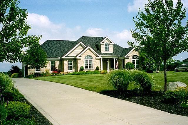 1st image of 1537 Greenbriar Run