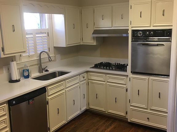 4th image of 2947 Primrose Cir