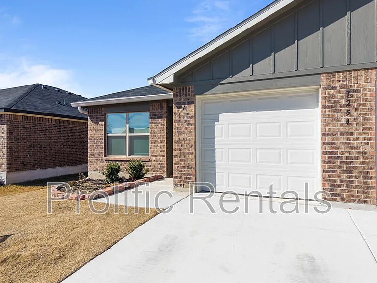 1254 Lehmann Dr #A — Photo 4
