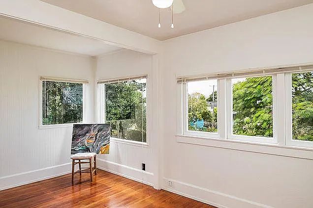 2nd image of 305 Wood St
