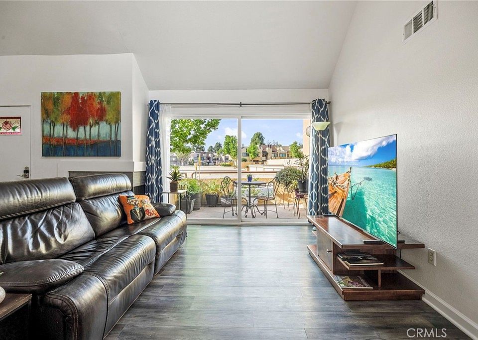 1st image of 25712 Le Parc Unit 20