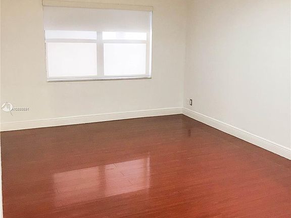 5th image of 8290 Lake Dr APT 515