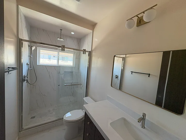 536 Emerson St — Photo 3