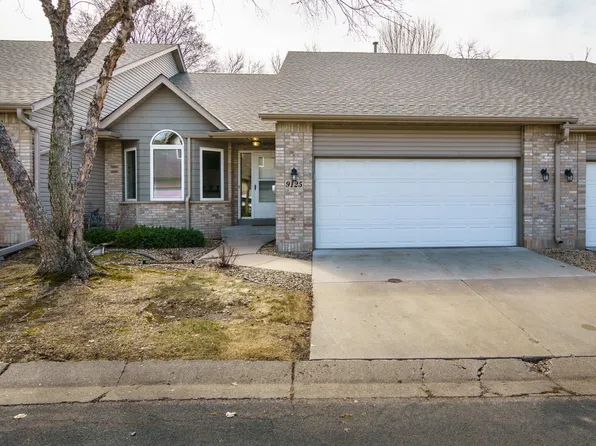 9125 Medley Cir, Golden Valley, MN 55427