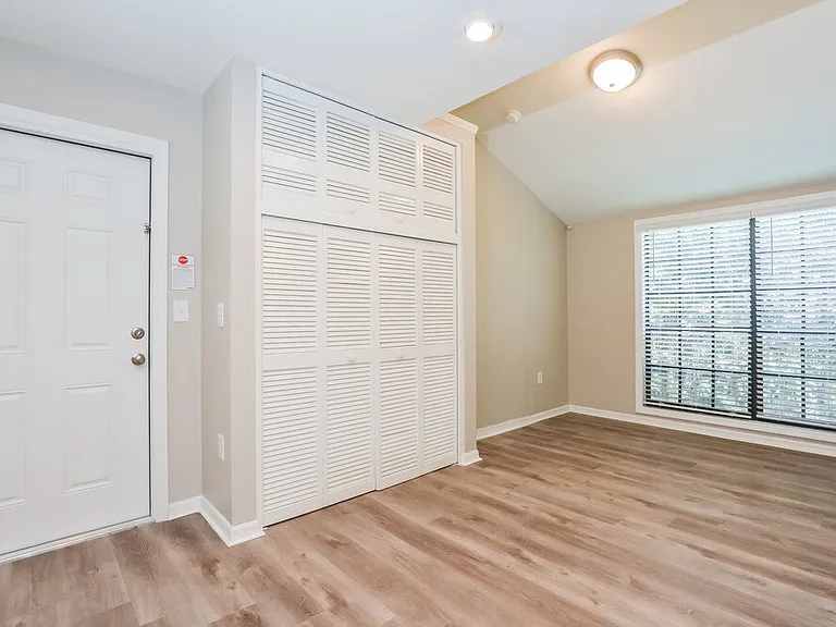 51 Dogwood Ln — Photo 3