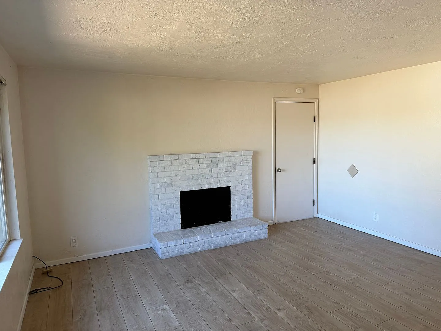 Updated 2-bedroom 1 bath duplex in Springfield! — Photo 4