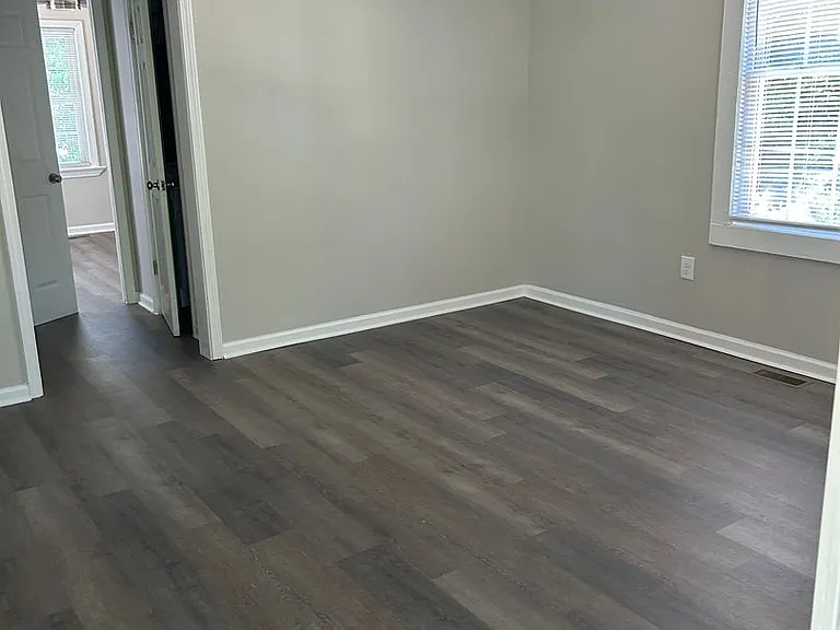 1004 Cayuga St — Photo 3