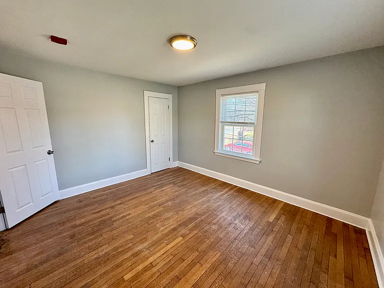 4907 Washington St #1L — Photo 9