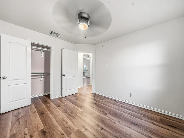2403 Summers Glen Ct — Photo 11