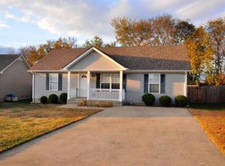 571 Oakmont Dr, Clarksville, TN 37042
