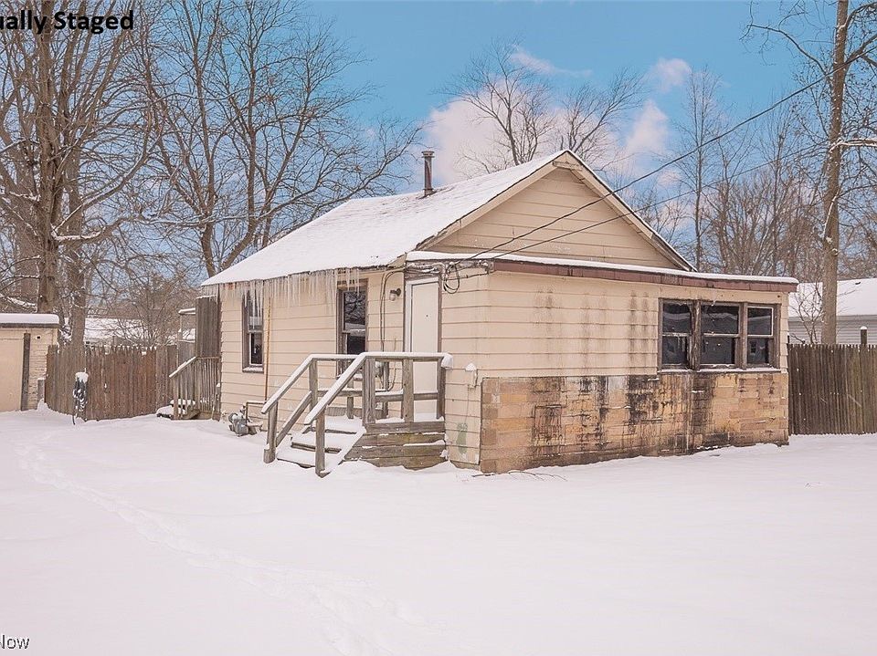 1st image of 903 Oakwood Blvd