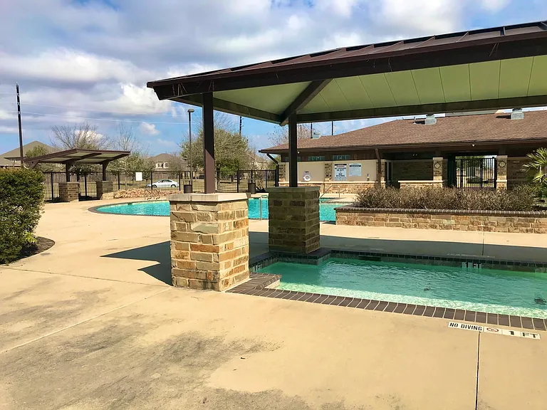 1702 Claire Creek Ct — Photo 23