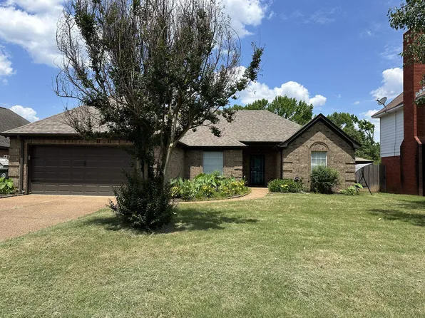 6470 Stone Lake Dr, Memphis, TN 38135