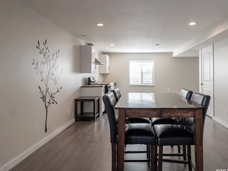 1269 S 640th St W — Photo 3