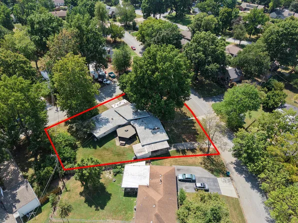 1035 E Linwood Terrace, Springfield, MO 65807