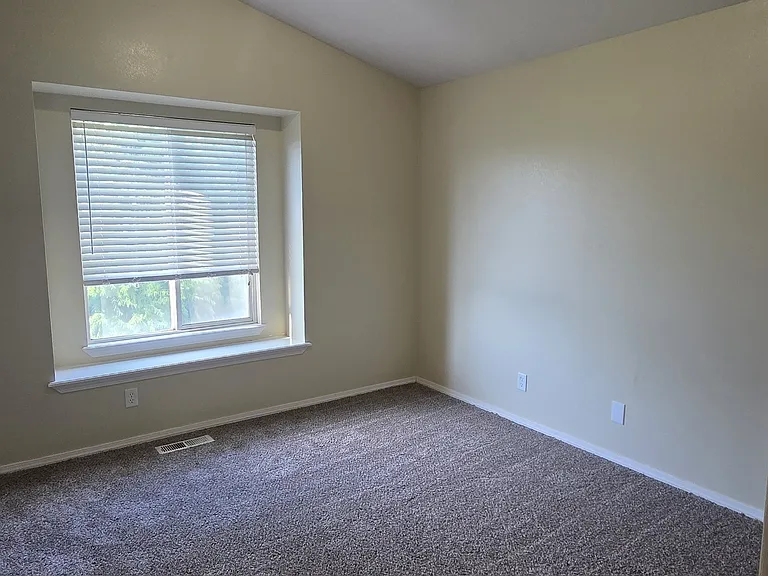 4004 E Park Ridge Dr — Photo 10